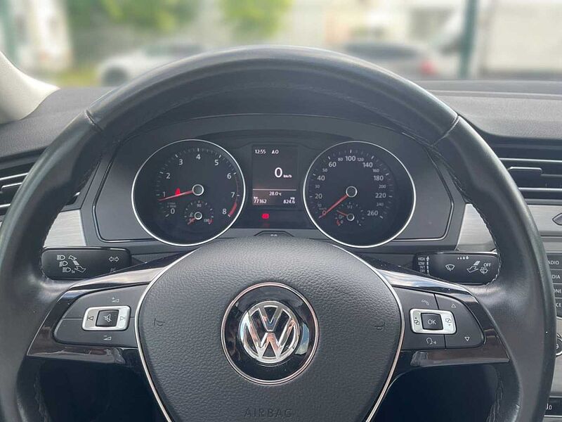 Volkswagen Passat TRENDLINE+NAVI+KLIMA+BLUETOOTH+PDC