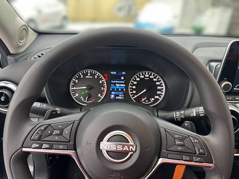 Nissan JUKE N-CONNECTA AUTOMATIK LED CARPLAY SHZ KAMERA